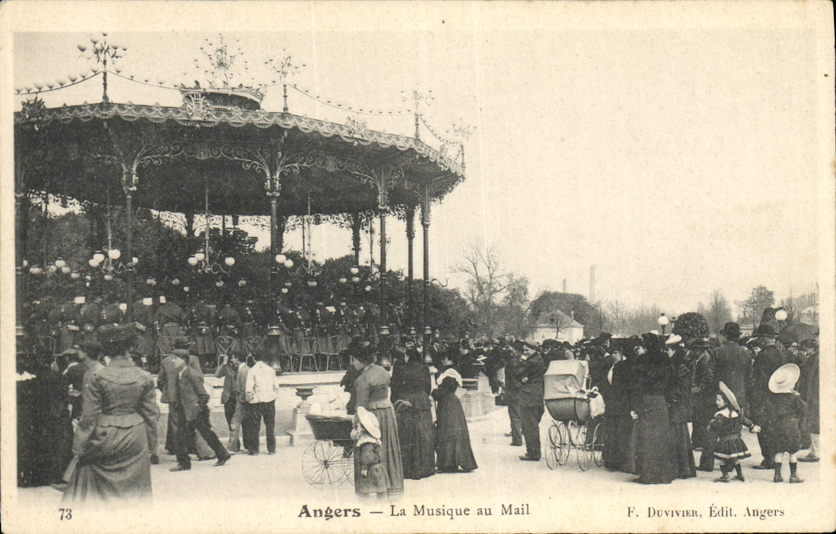 Angers — La Musique au Mail — F. Duvivier, Édit. Angers