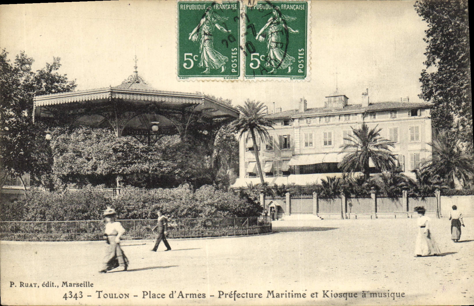 CPA Toulon Place d'armes Prefecture Maritime et Kiosque a musique 