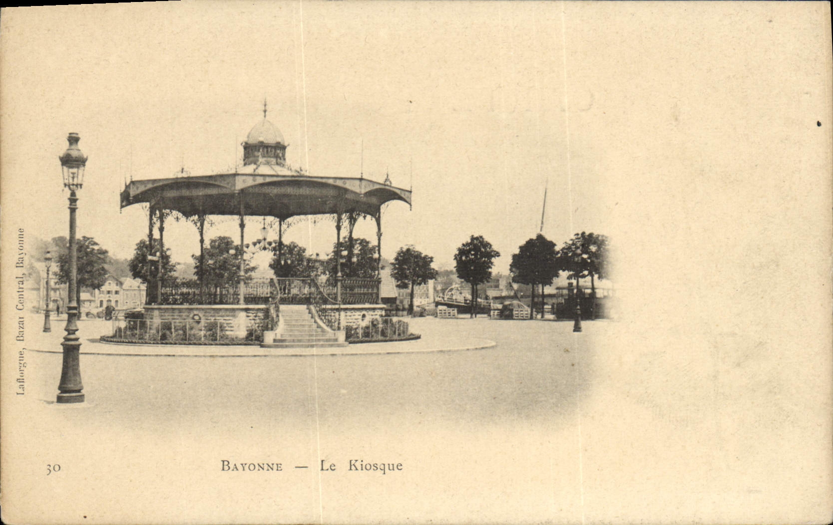 Bayonne — Le Kiosque — Lahorgue, Bazar Central, n°30