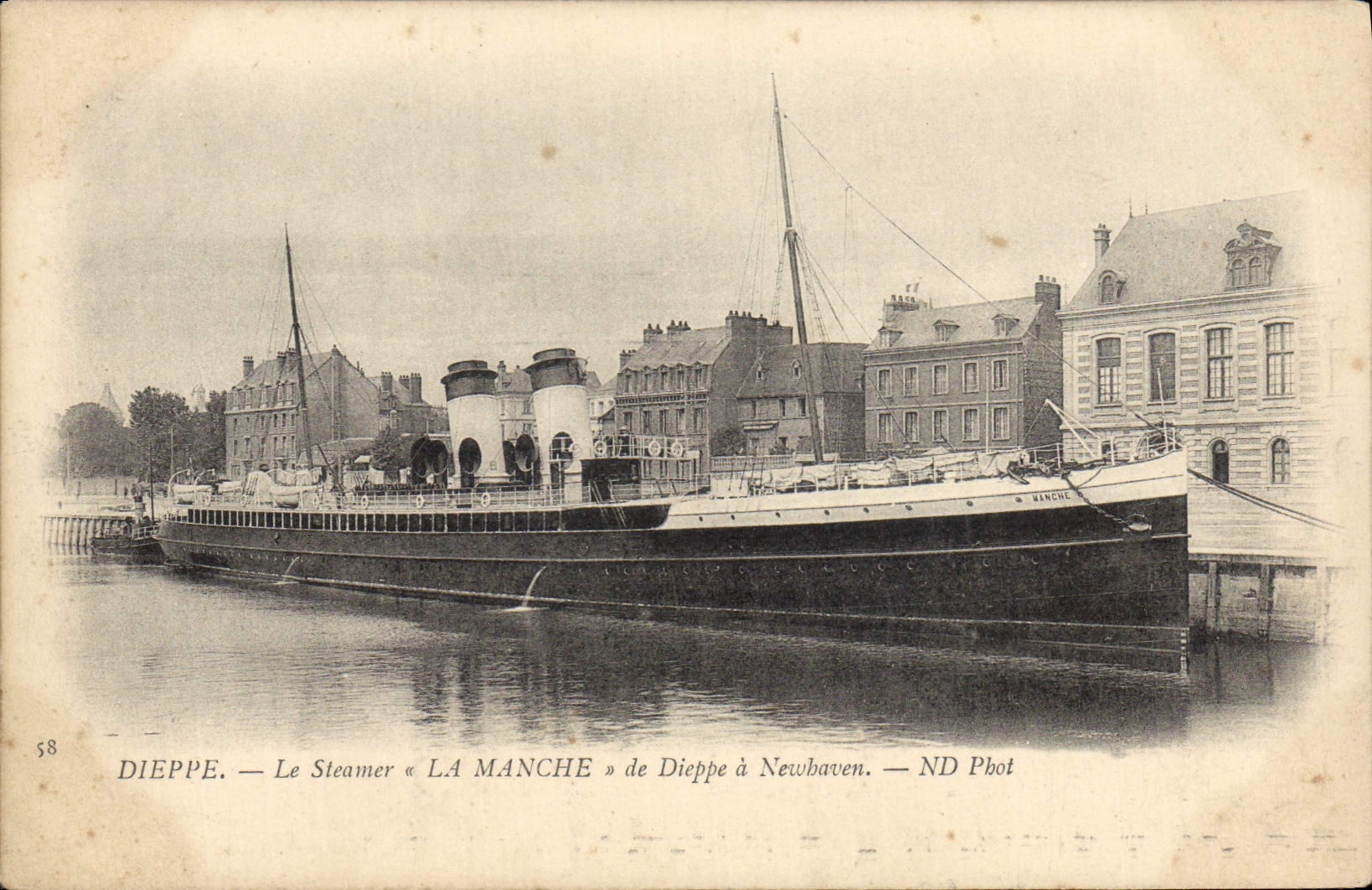CPA Bateau Dieppe Le steamer La Manche de Dieppe a Newhaven 