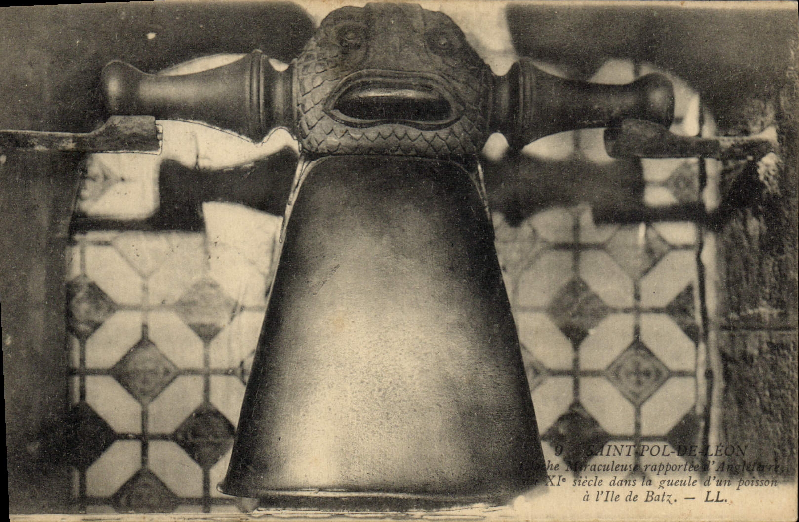 Cloche miraculeuse — XIe siècle — Saint-Pol-de-Léon