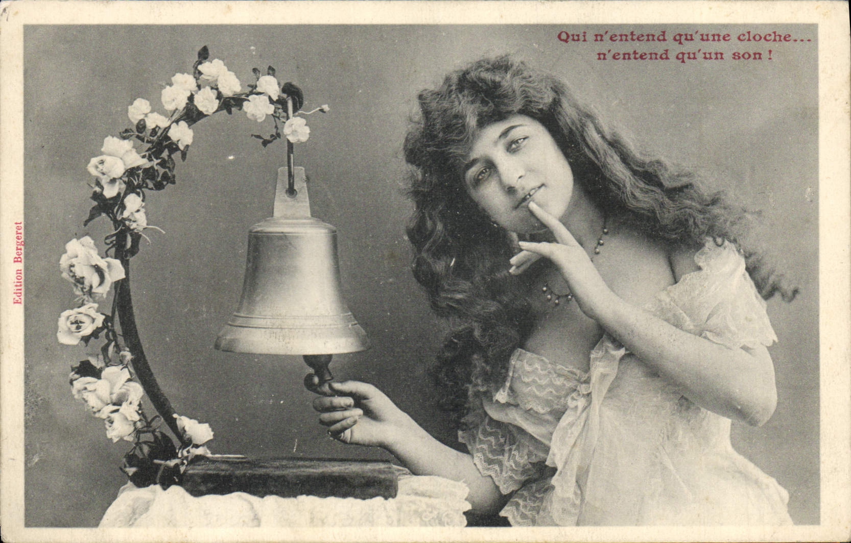 Jeune femme avec cloche — Édition Bergeret — n° de série non visible