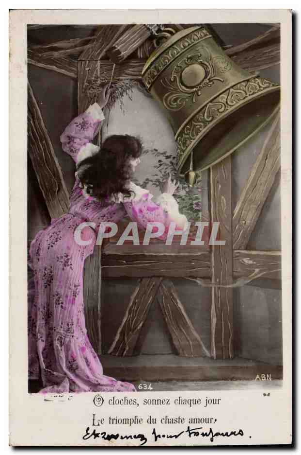 CPA Cloche Femme 