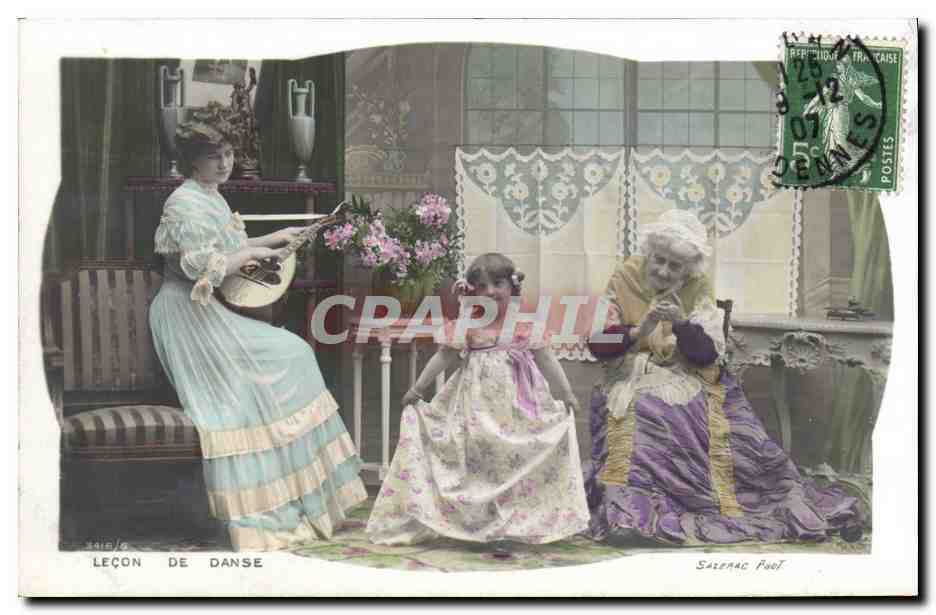 CPA Lecon de danse Femme Enfant Grand Mere 