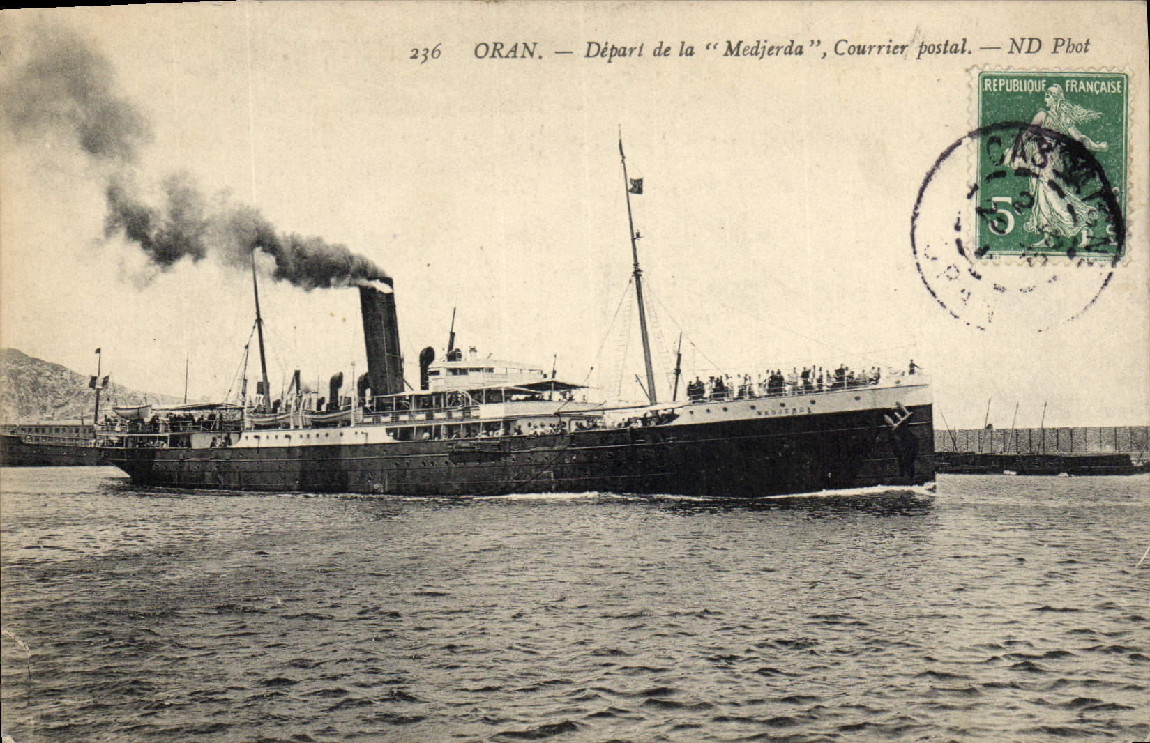 ORAN — Partenza della « Medjerda », Posta — ND Phot