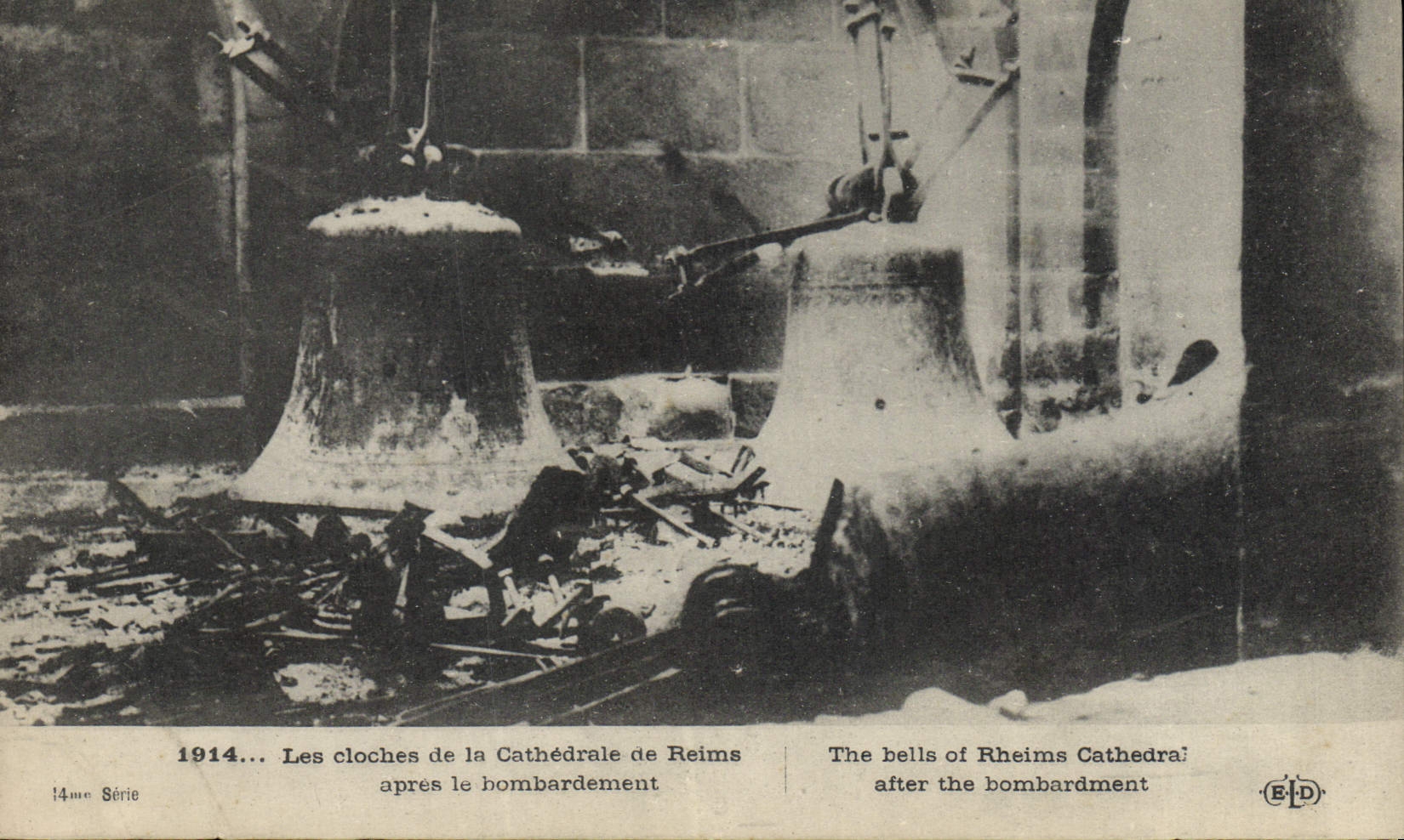 CPA Cloche Les cloches de la cathedrale de Reims apres le bombardement Militaria 