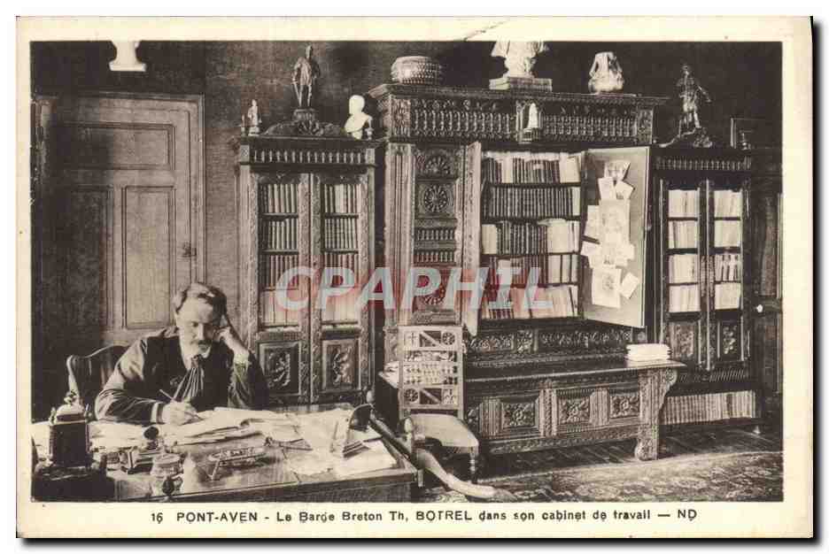 CPA Folklore Botrel Pont Aven Le barde breton Th Botrel dans son cabinet de travail 