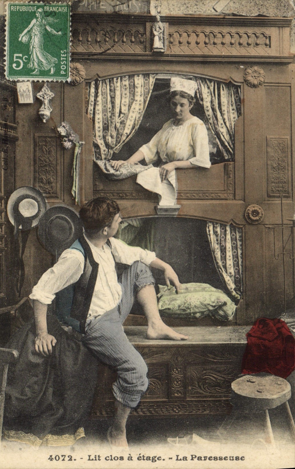 CPA Folklore Lit clos a etage La paresseuse 