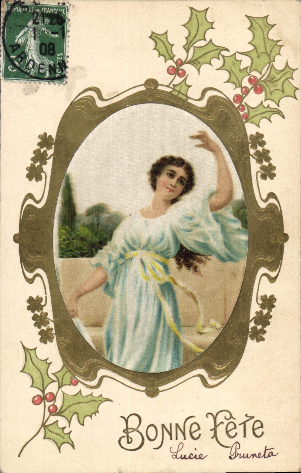 Femme en robe bleue dans un cadre — décor de houx — Lucie Bruneta