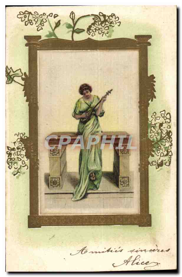 Femme en robe verte jouant de la mandoline — éditeur 'Union postale universelle' — n° de série non visible