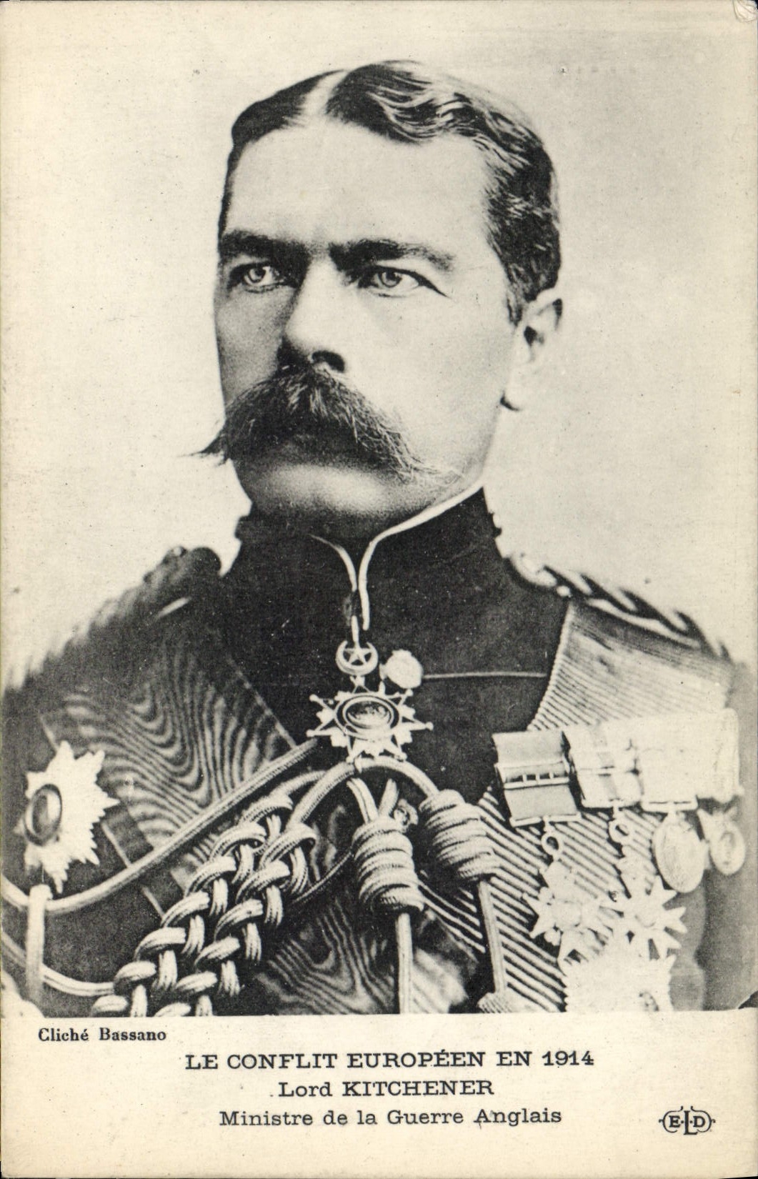 Lord Kitchener — Ministre de la Guerre Anglais — LE CONFLIT EUROPÉEN EN 1914