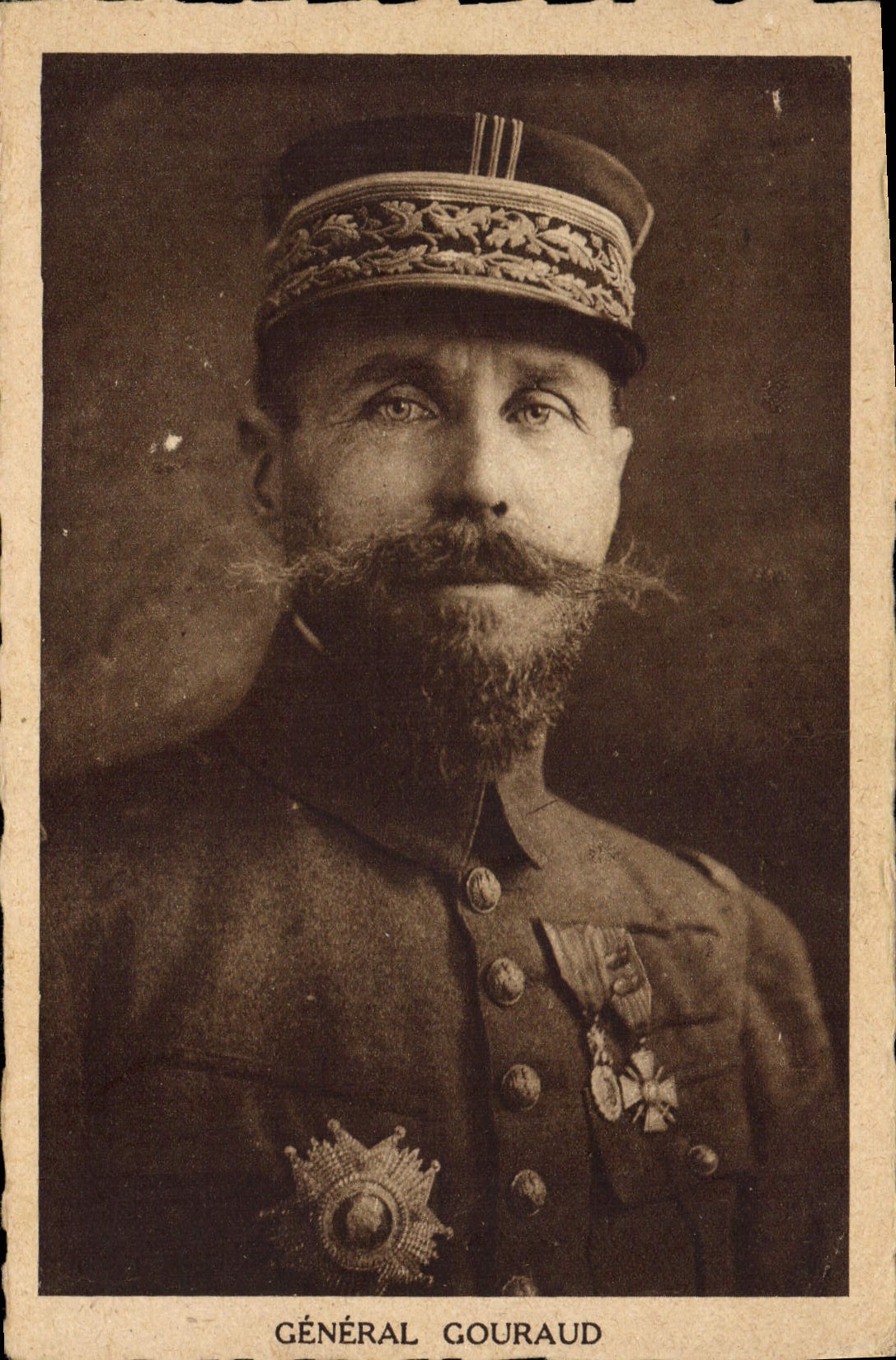 CPA Militaria General Gouraud 