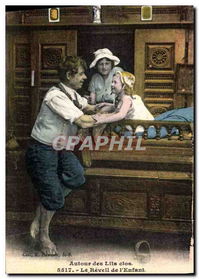CPA Folklore Lits Clos Le reveil de l'enfant