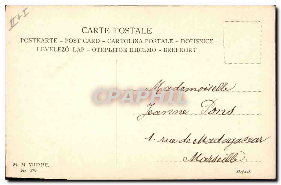 Femme en robe jaune avec chien — Premier Avril — M. M. Vienne, n° 379 — Reverso