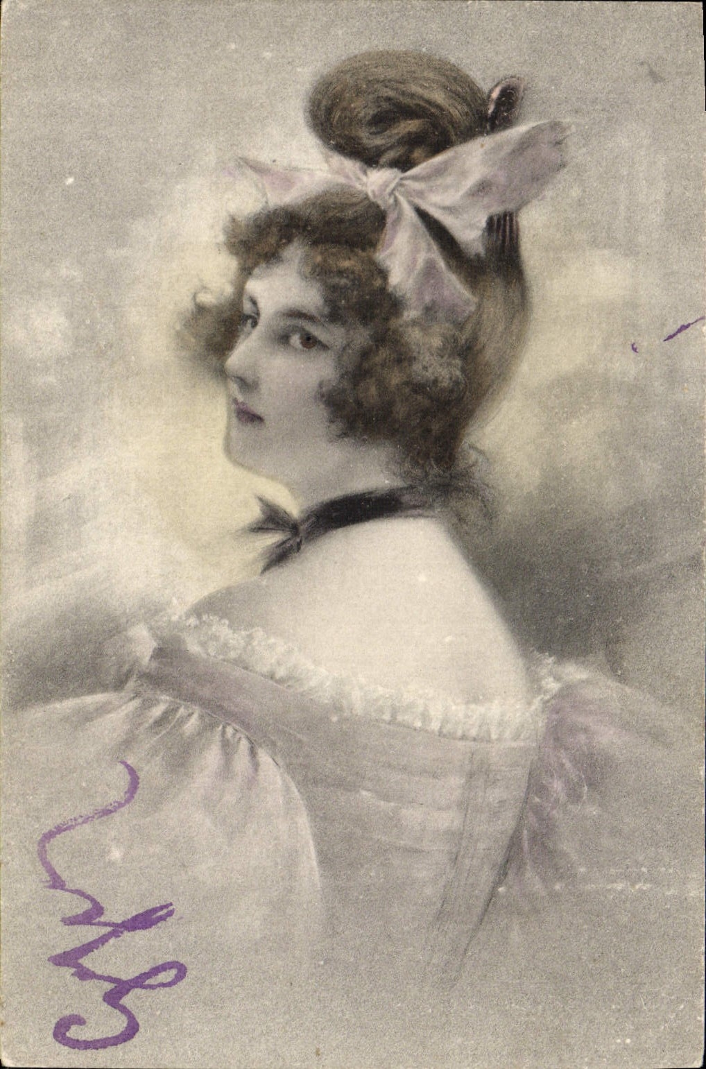 Junge Frau in einem Rüschenkleid — Verlag M. M. Vienne, Nr. 67