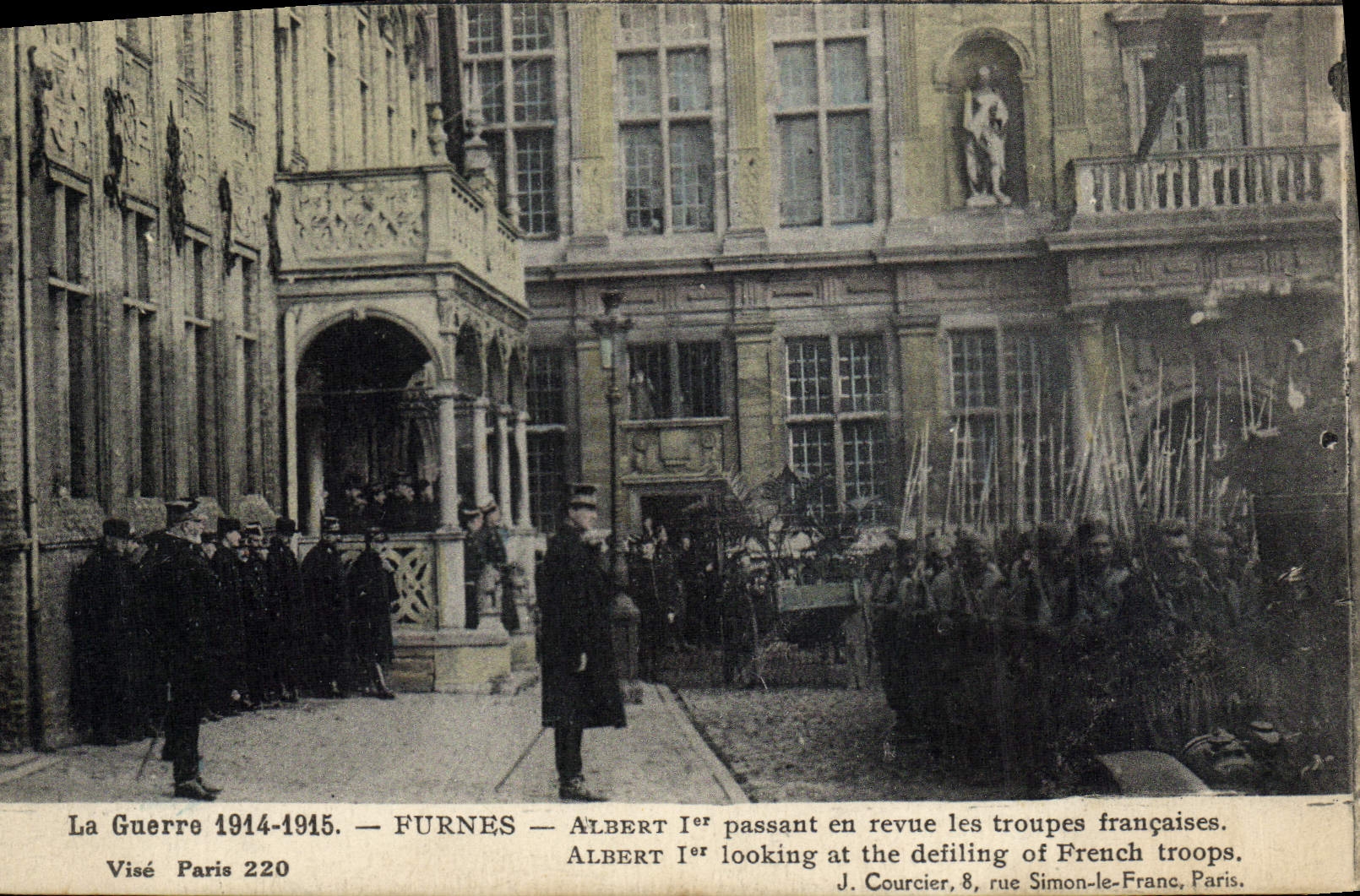 CPA Militaria Furnes Albert 1er passant en revue les troupes francaises 