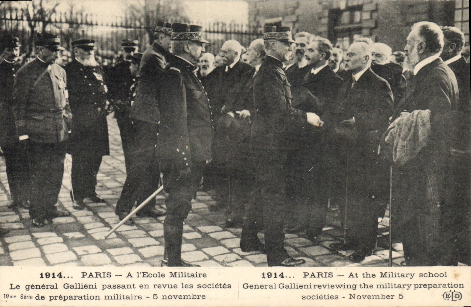Paris — Le général Gallieni passant en revue les sociétés de préparation militaire — 5 novembre 1914 — E. Le Deley, 19me série