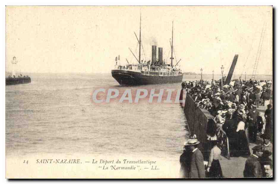 CPA Bateau Paquebot Saint Nazaire Le depart du transatlantique La Normandie 