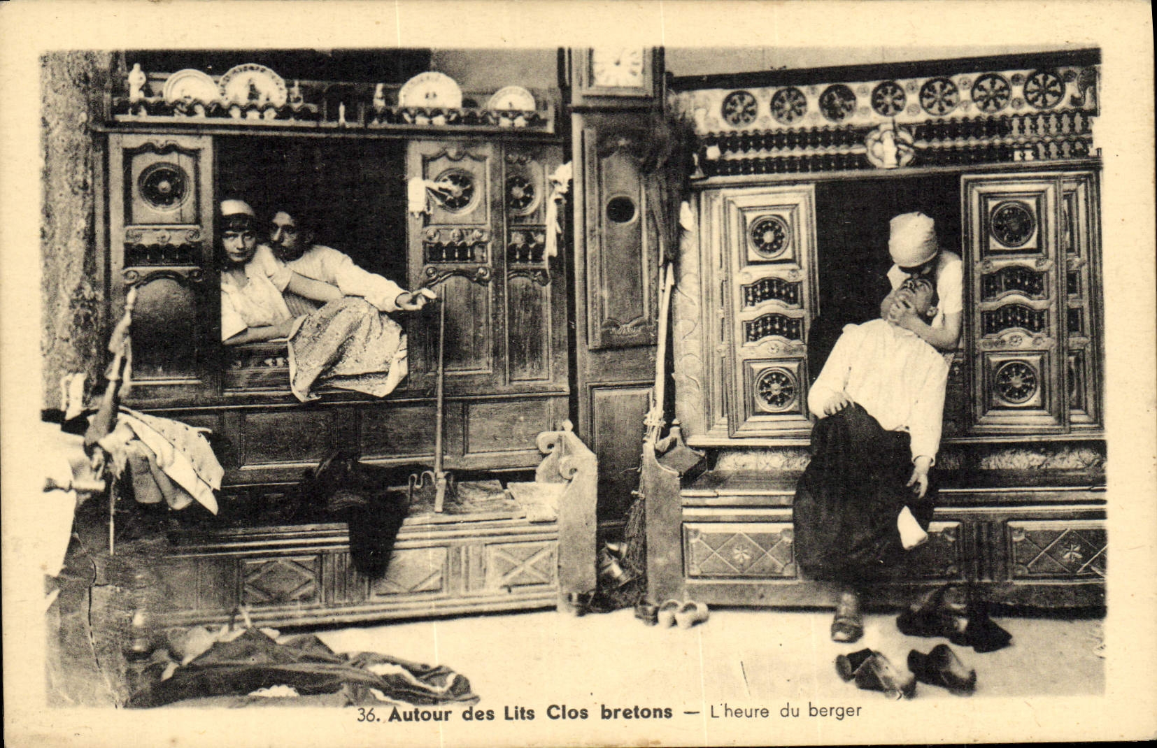CPA Folklore Lits clos Bretons 