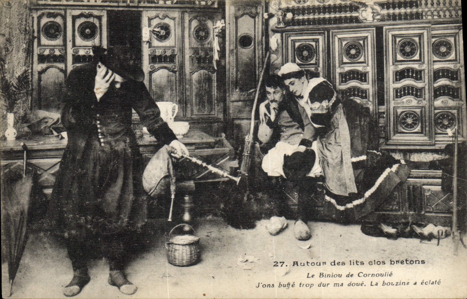 CPA Folklore Lits clos Bretons 