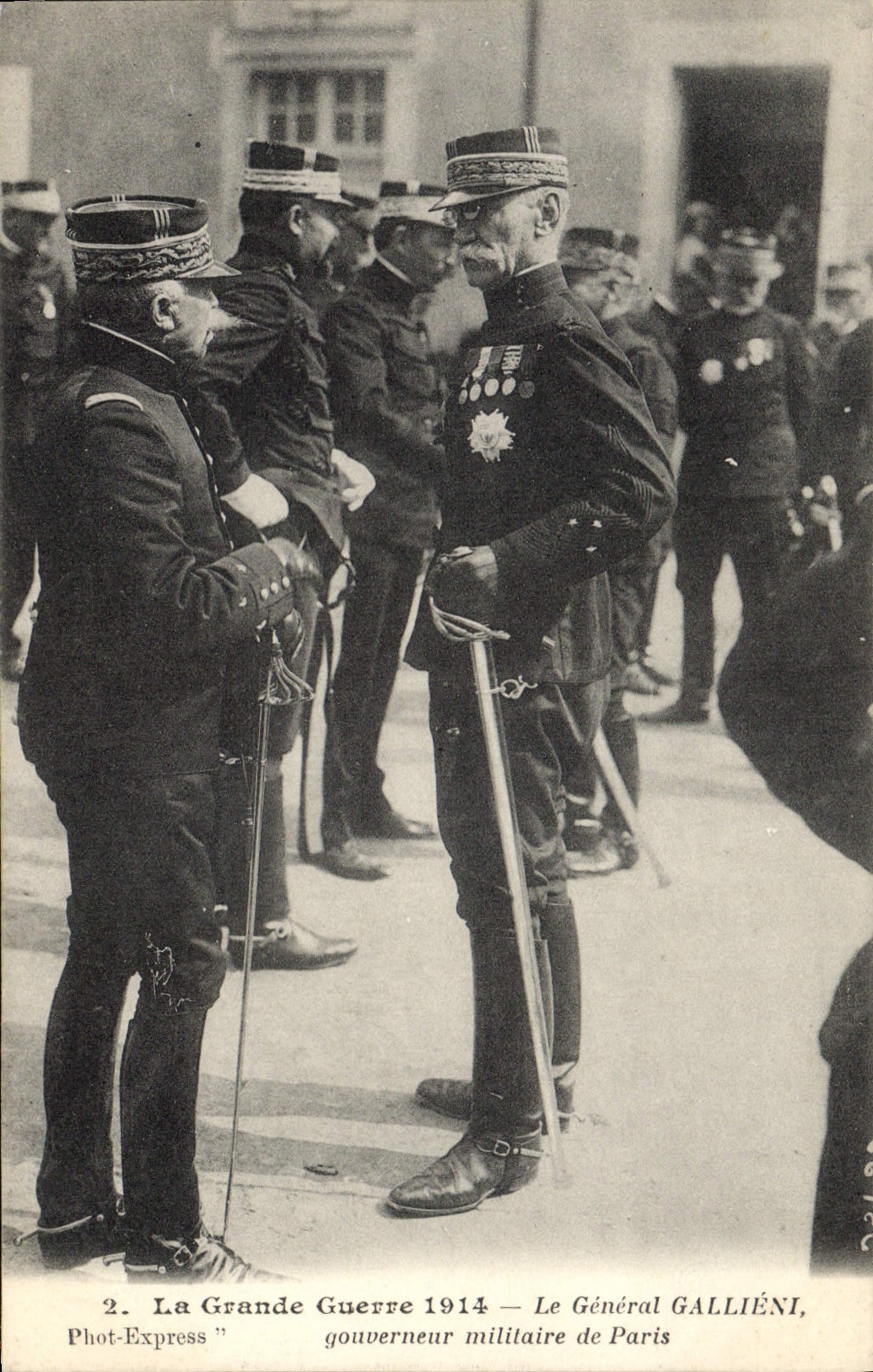 Le Général Galliéni — Gouverneur militaire de Paris — La Grande Guerre 1914 — Phot-Express