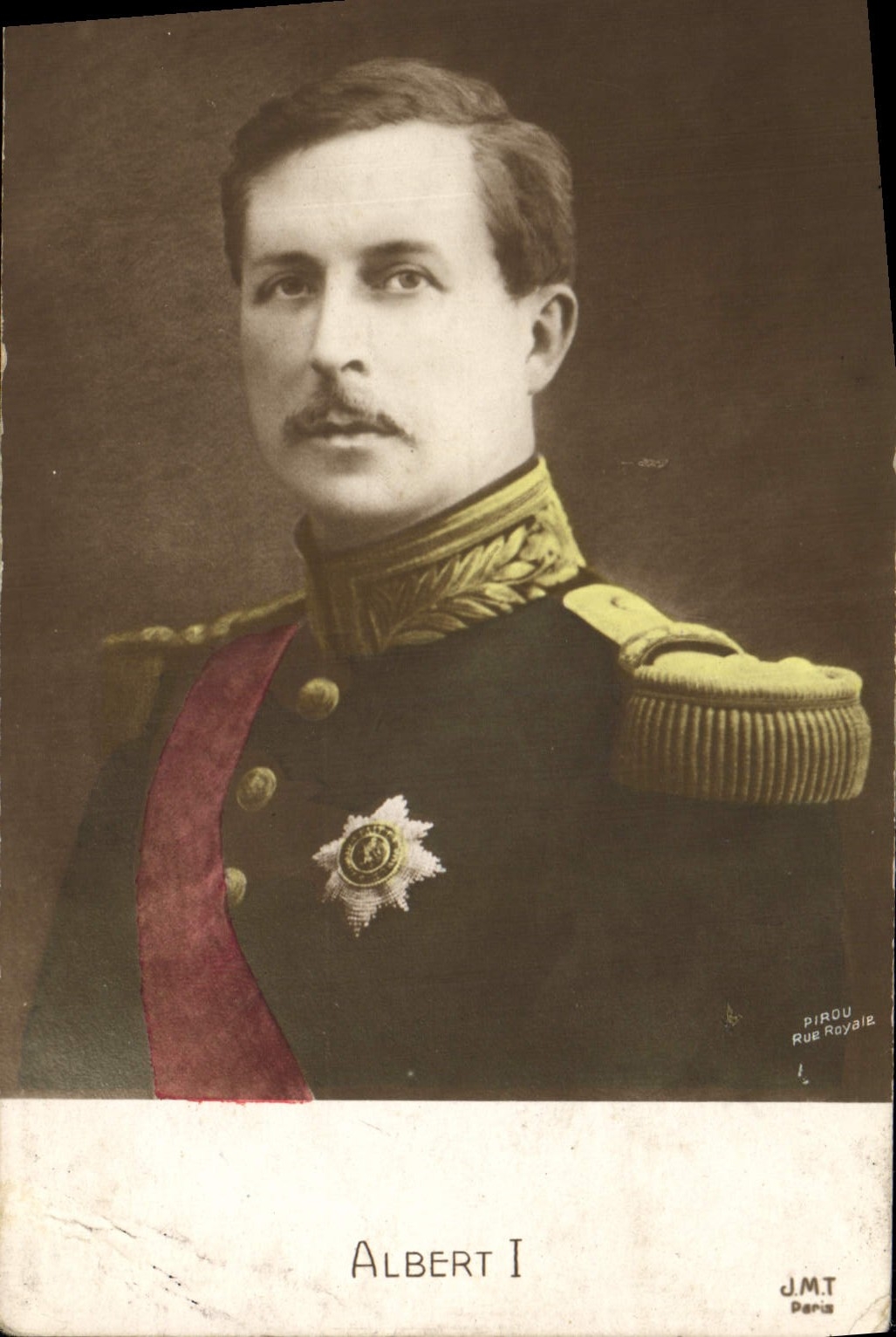 CPA Militaria Albert 1er 