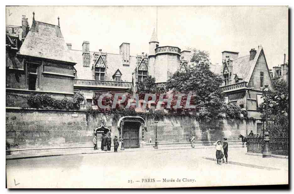 Paris — Musée de Cluny — vue du château avec visiteurs