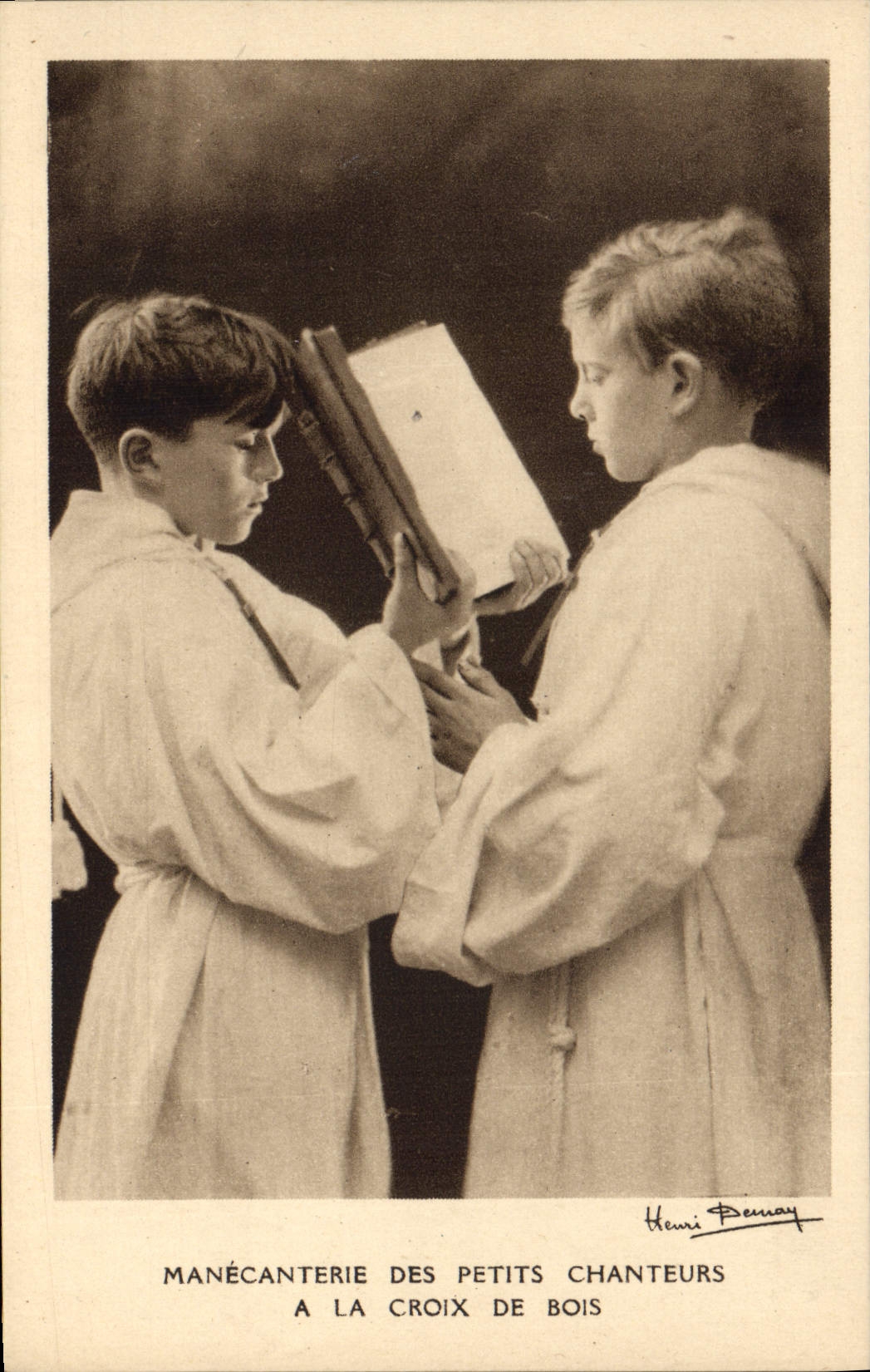 CPA Manecanterie des petits Chanteurs a la Croix de Bois Rue des Rigoles Paris 20eme 