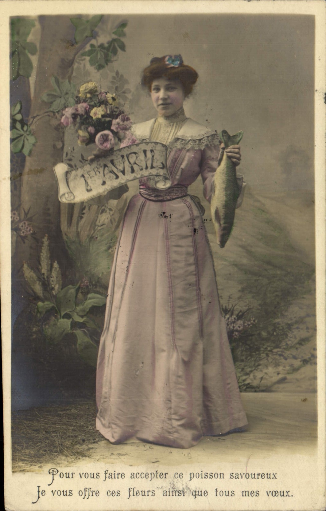 CPA Fantaisie Paques Poisson Femme 1er Avril 
