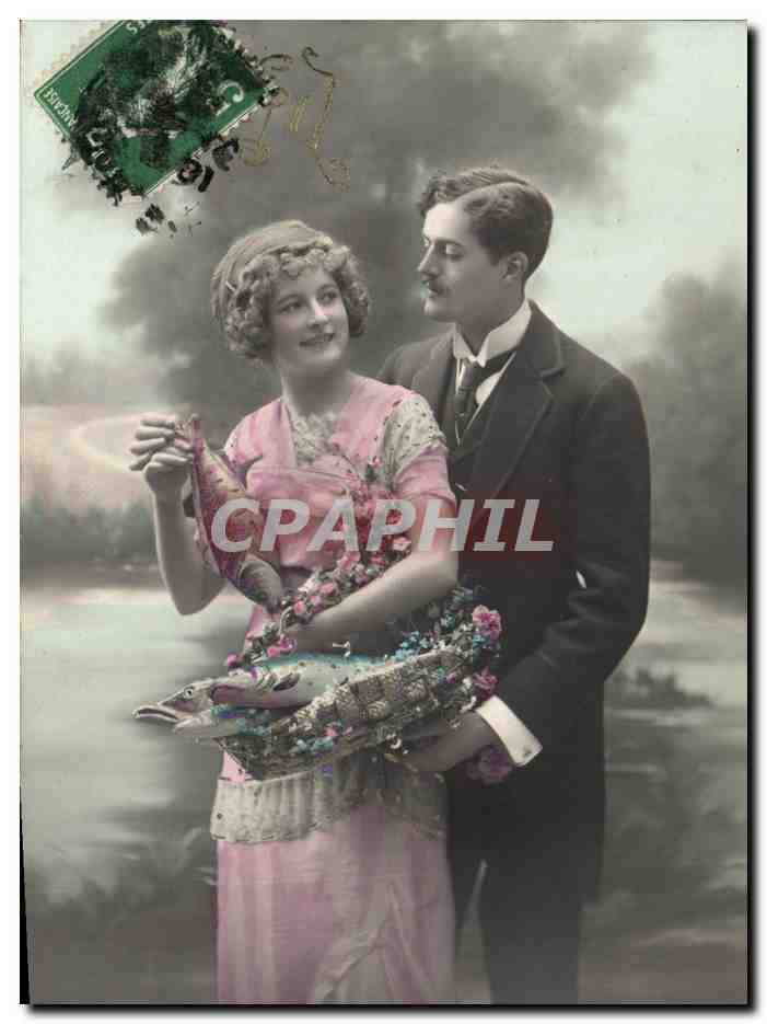 CPA Fantaisie Paques Poisson Femme 1er Avril 