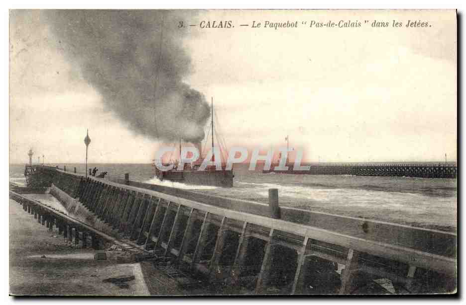 CPA Bateau Paquebot Pas de Calais dans les jetees
