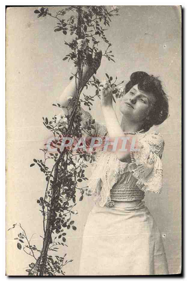 Femme avec rosier — carte postale non affranchie — éditeur Téhéhem, Paris