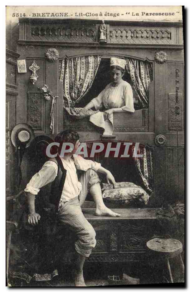 CPA Folklore Bretagne Lits Clos La Paresseuse 