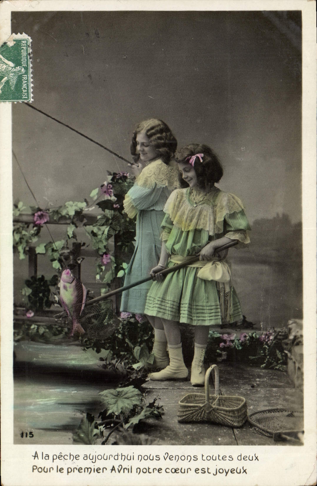 CPA Fantaisie Paques Poisson Enfants Peche 