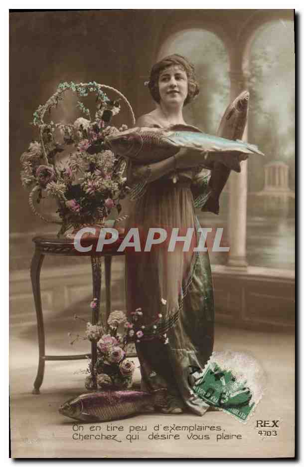 CPA Fantaisie Paques Poisson Femme 