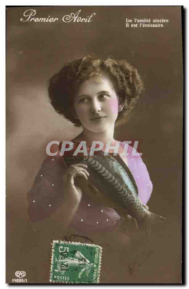 CPA Fantaisie Paques Poisson Femme 1er Avril 