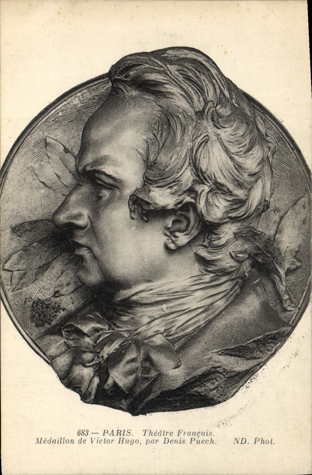 CPA Fantaisie Illustrateur Paris Theatre Francais Medaillon de Victor Hugo par Denis Puech 