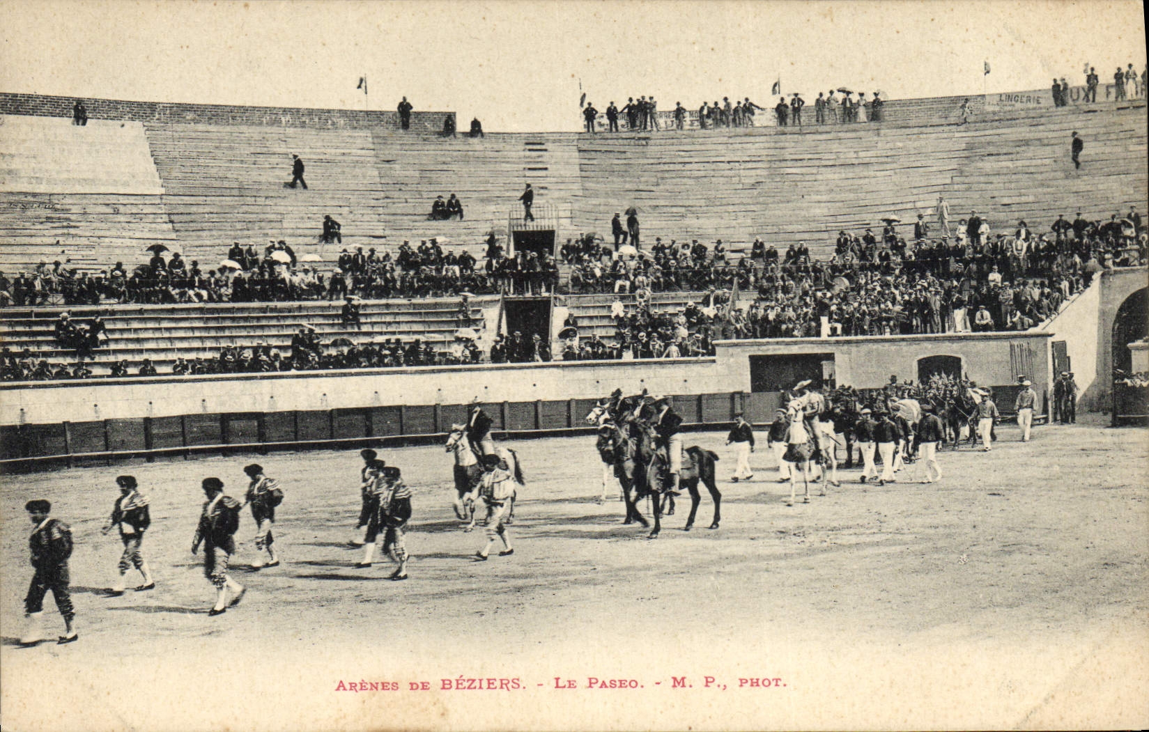 Arènes de Béziers - Le Paseo - M. P., phot.