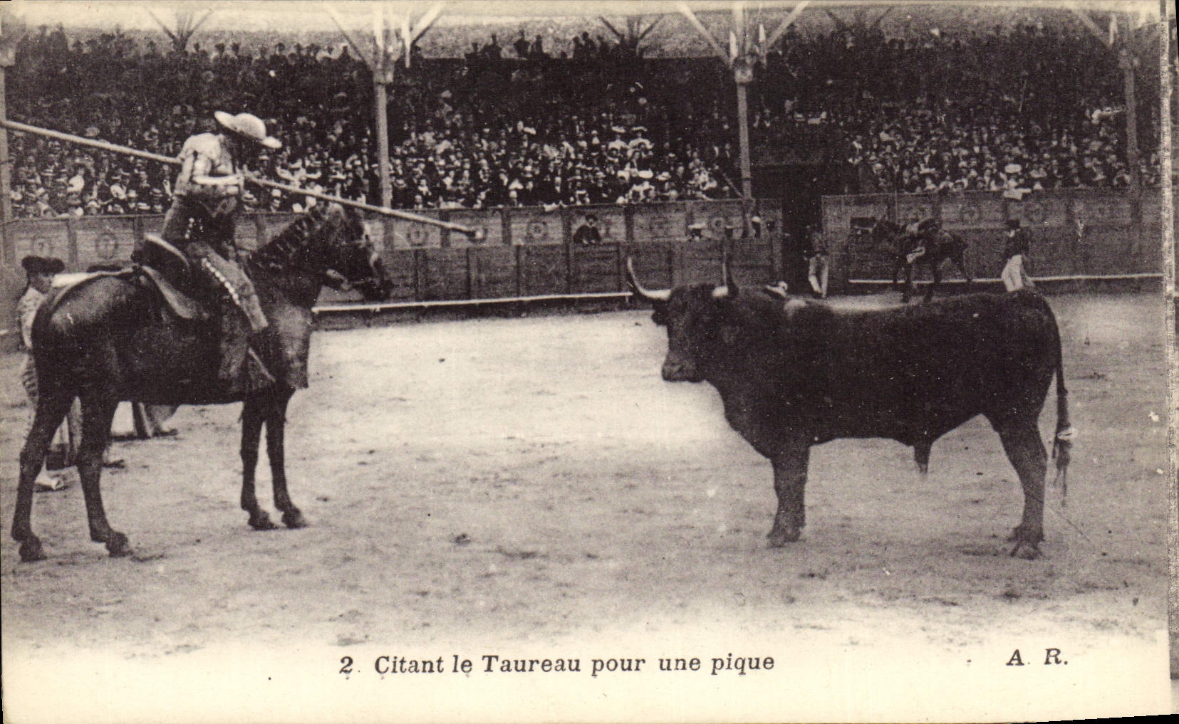 CPA Corrida Taureau Citant le taureau pour une pique 