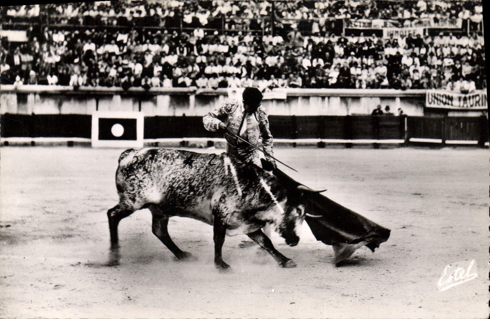 CPM Corrida Taureau Passe de Muleta une naturelle 