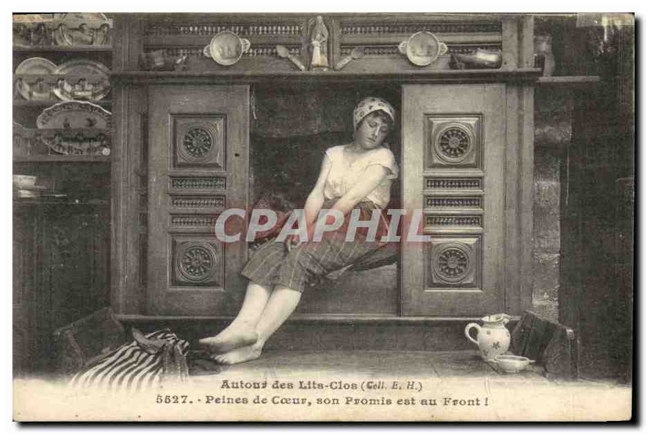 CPA Folklore Autour des lits clos Peines de coeur son promis est au front ! Militaria 