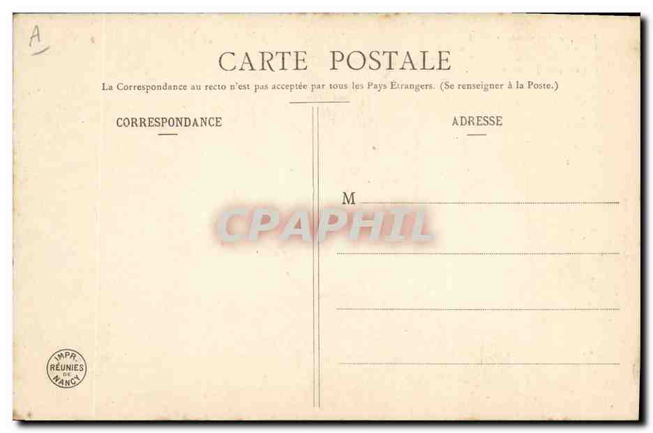 Femme souriante avec poissons colorés — 'Avril Joueux' — Édition Bergerat — Reverso