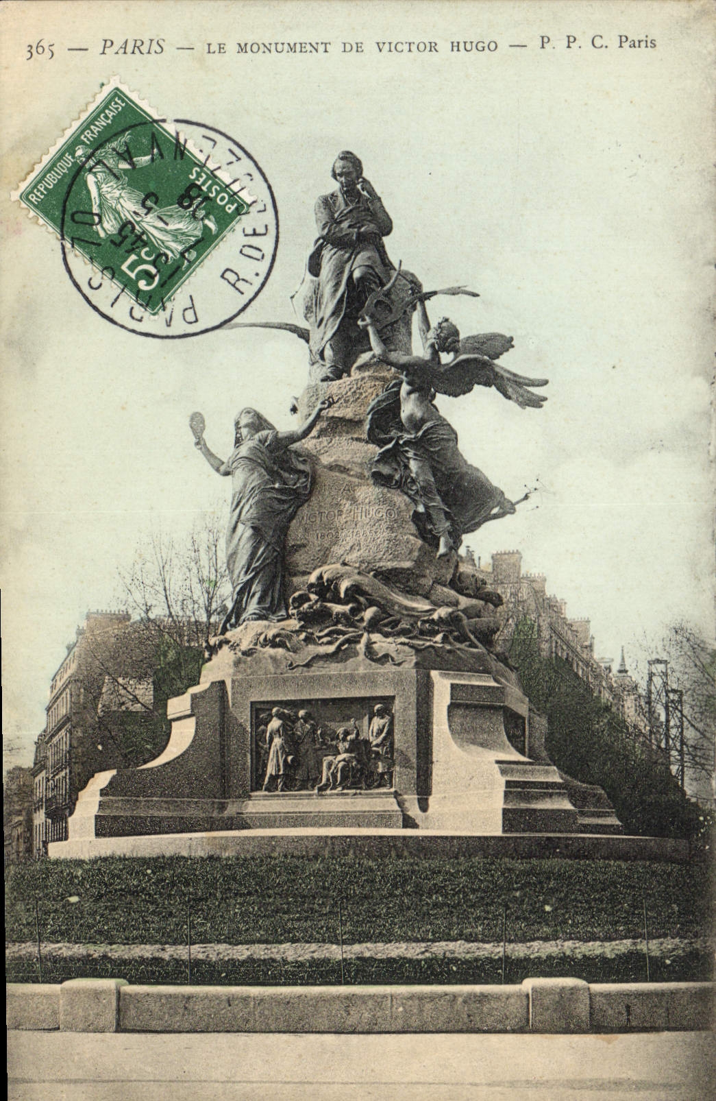 CPA Victor Hugo Paris Le monument 