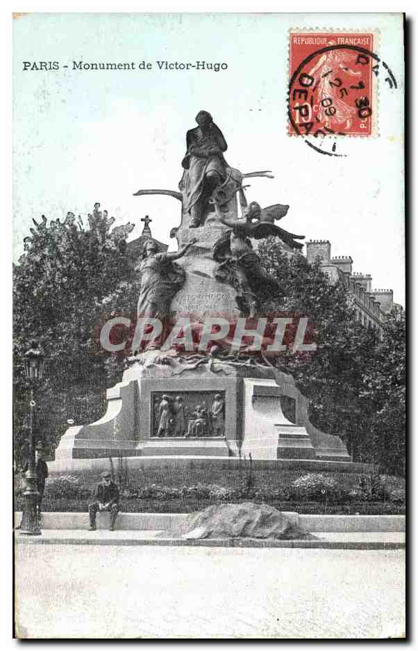 CPA Victor Hugo Paris Le monument 