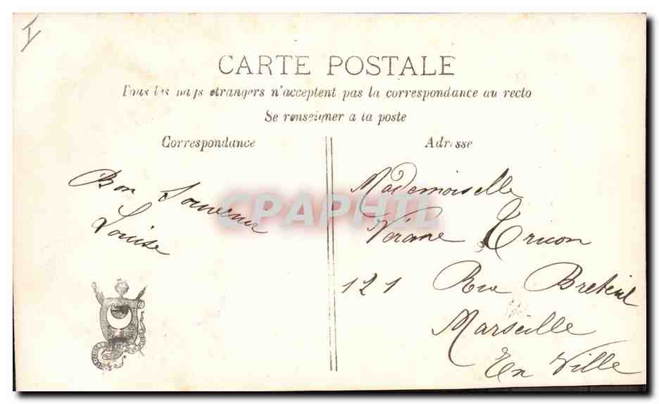 Fille tenant deux poissons — 3029 MARIS — éditeur MARIS — Reverso