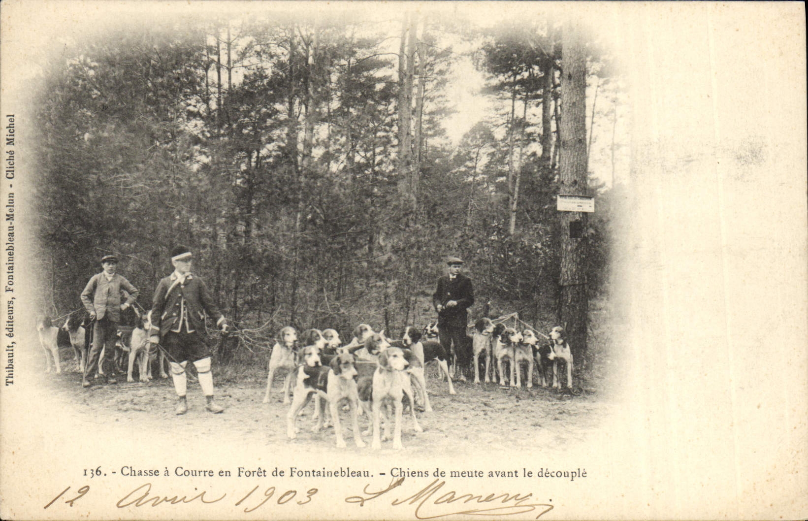 Chasse à Courre en Forêt de Fontainebleau — Chiens de meute avant le découpé — Thubanil, éditeurs, Fontainebleau-Mélan, n°136