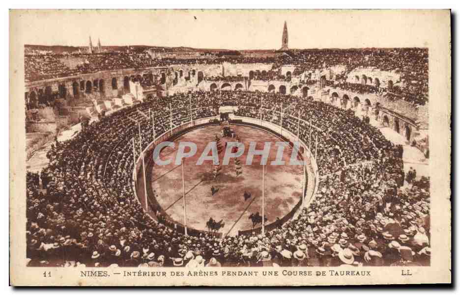 CPA Corrida Course de taureaux Nimes Interieur des arenes pendant une course de taureaux 