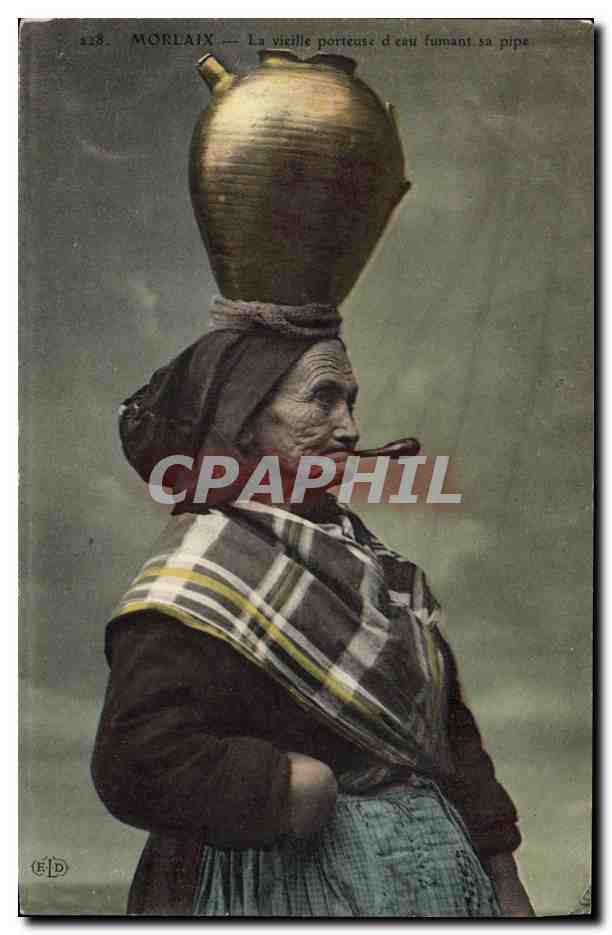 Morlaix — La vieille porteuse d'eau fumant sa pipe — Éditeur ELD, n° 428