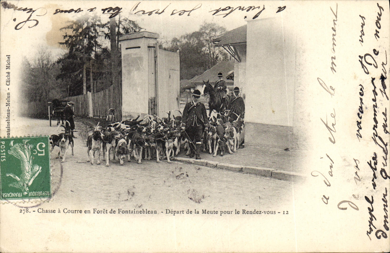 CPA Chasse a courre en Foret de Fontainebleau Depart de la meute pour le rendez vous Chiens Chien