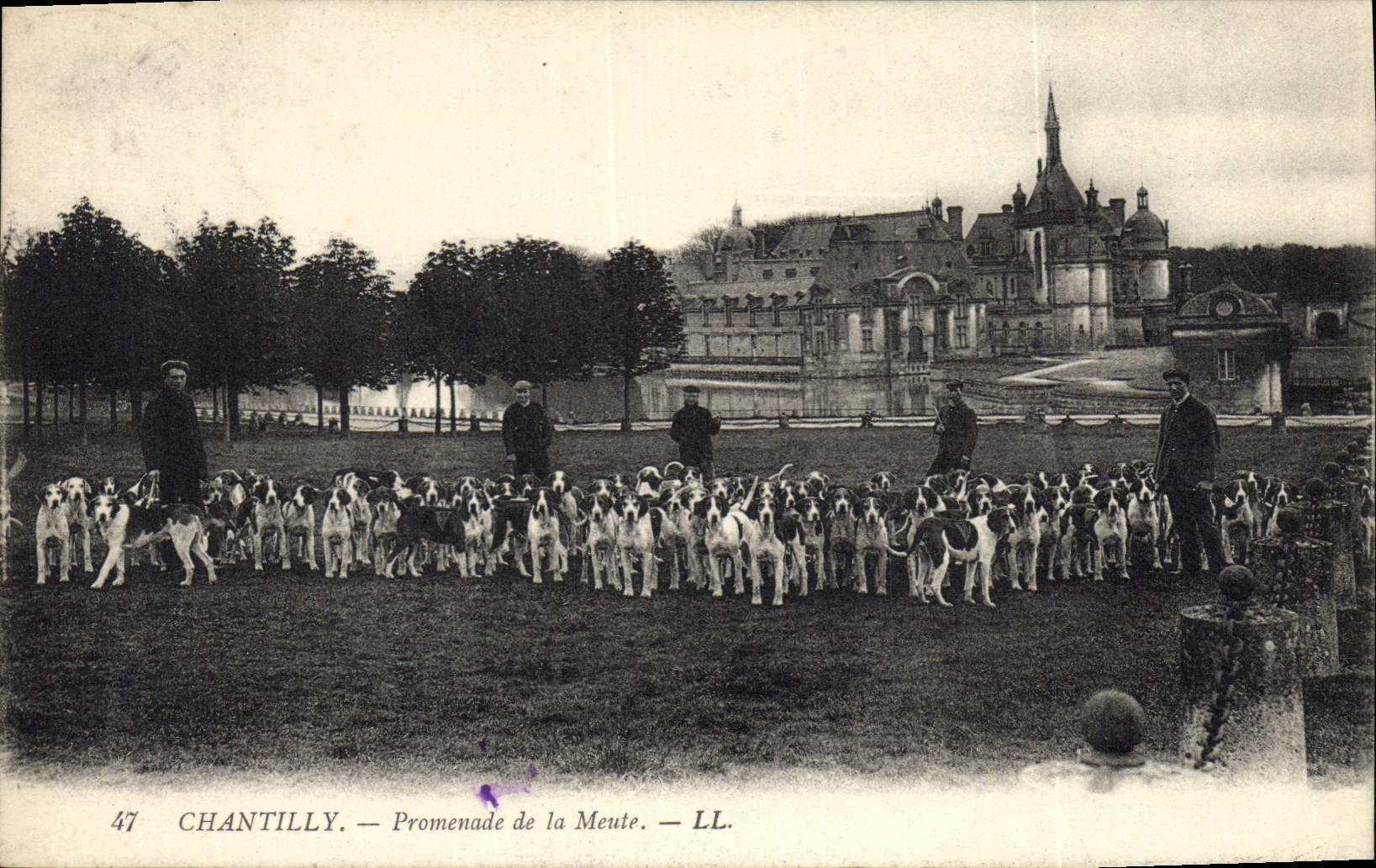 Chantilly — Promenade de la Meute — LL.